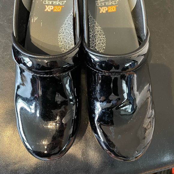 Glossy Leather shiny XP 20 clogs mules slip on work shoes nurse favorite - Picture 6 of 11